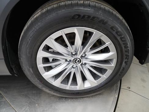 Used 2024 MAZDA CX-90 Plug-In Hybrid w/ Preferred AWD/4WD image 38