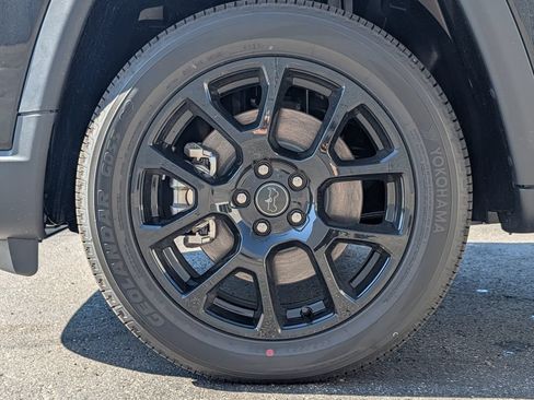 New 2026 Jeep Compass Latitude AWD/4WD image 4