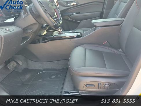 Used 2026 Chevrolet Trax RS FWD image 24