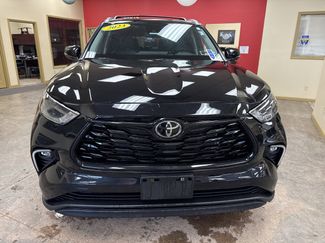 Used 2023 Toyota Highlander XLE video 2