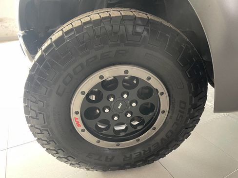 Used 2014 Ford F150 Raptor w/ Equipment Group 801A Luxury image 11