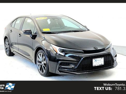 Certified 2024 Toyota Corolla SE FWD image 1