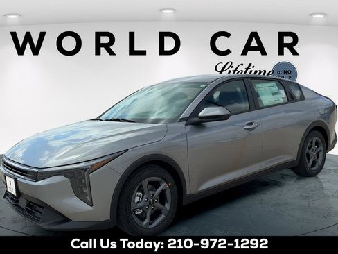 New 2026 Kia K4 FWD image 9