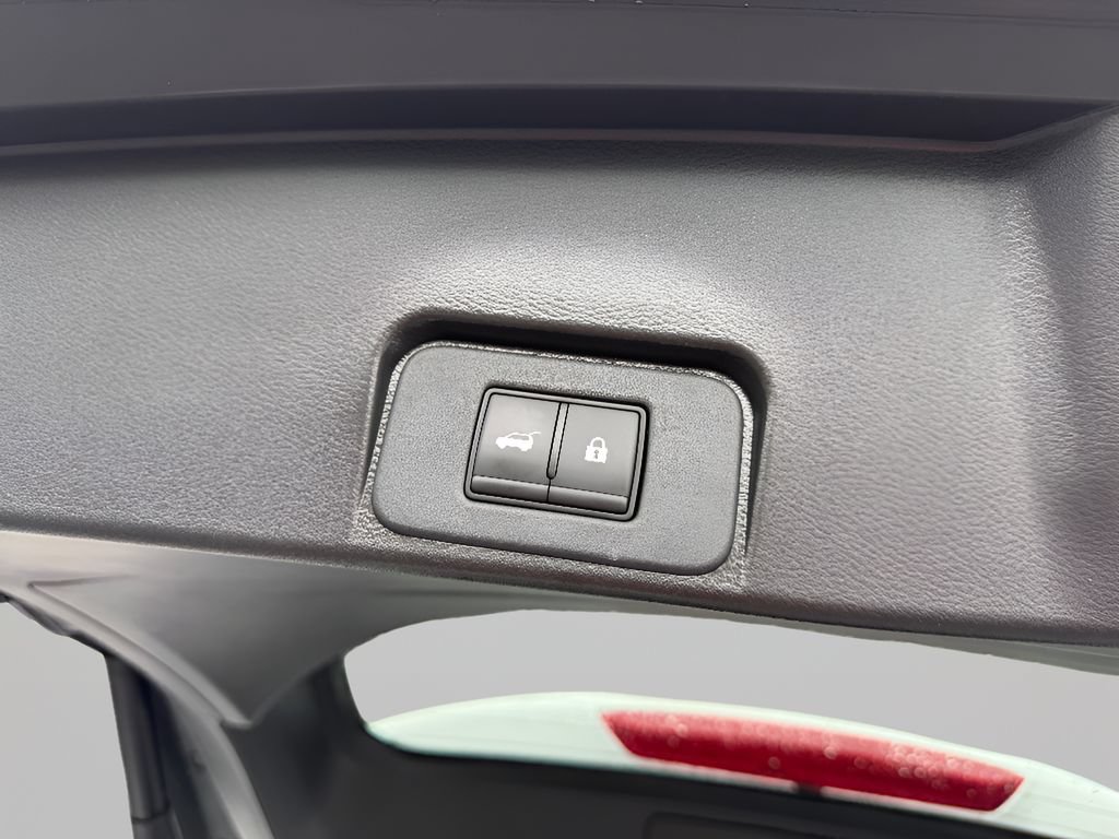 Used 2024 Nissan Rogue SL w/ SL Premium Package FWD image 16