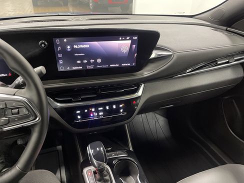 Used 2024 Buick Envista Avenir image 30