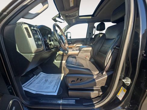 Used 2018 GMC Sierra 2500 Denali w/ Duramax Plus Package AWD/4WD image 11