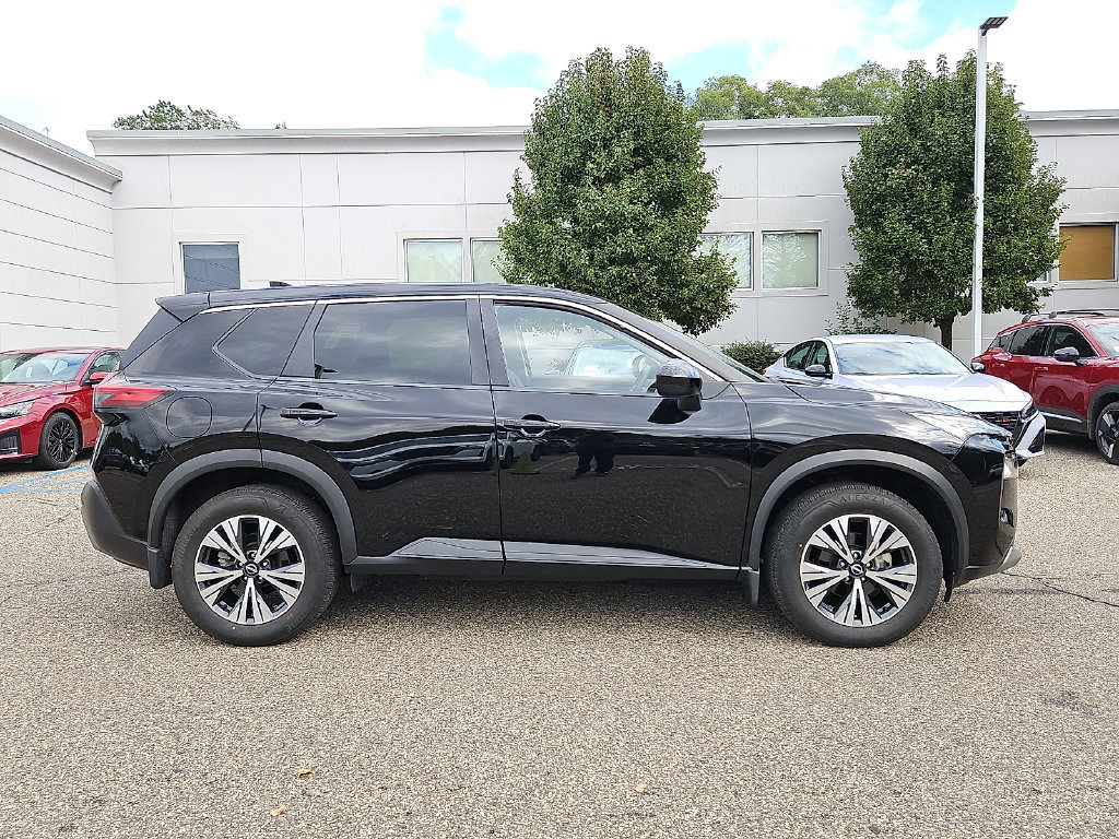 Certified 2023 Nissan Rogue SV AWD/4WD image 9