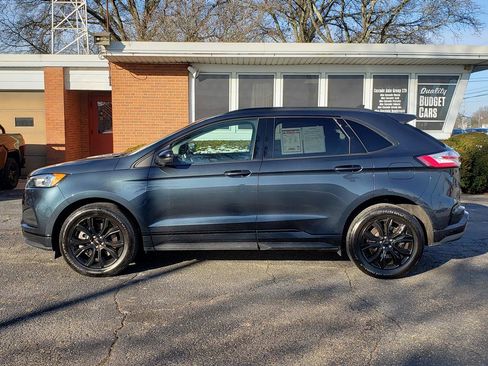 Used 2023 Ford Edge SE w/ Black Appearance Package image 2