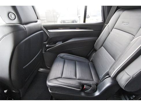Used 2025 Cadillac Escalade Premium Luxury AWD/4WD image 12
