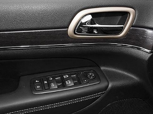 Used 2014 Jeep Grand Cherokee Limited w/ Luxury Group II AWD/4WD image 87