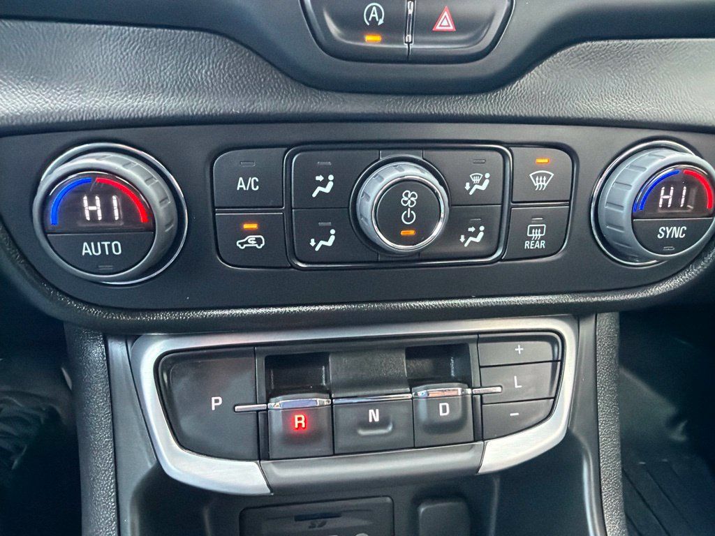 Used 2022 GMC Terrain SLT AWD/4WD image 18