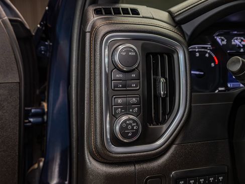Used 2023 GMC Sierra 2500 AT4 w/ AT4 Preferred Package AWD/4WD image 19