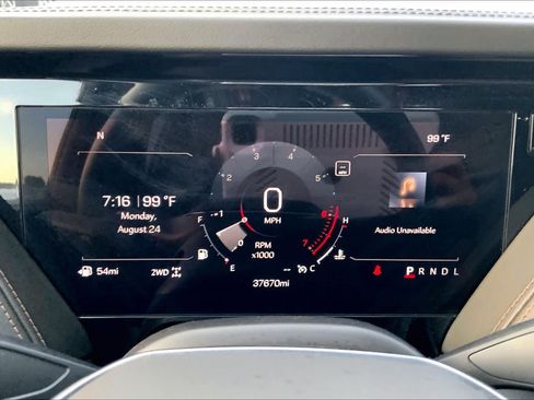 Used 2025 GMC Yukon XL AT4 AWD/4WD image 24