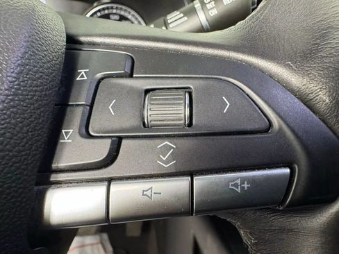 Used 2021 Cadillac XT4 Premium Luxury AWD/4WD image 17