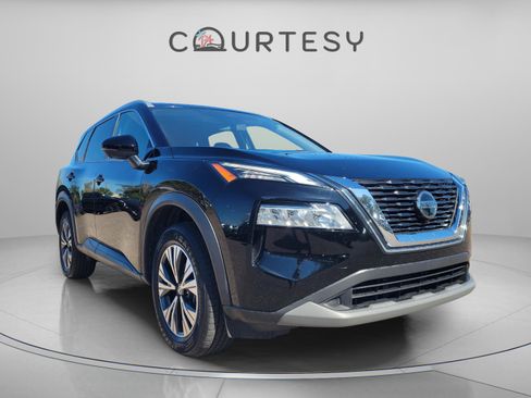 Certified 2021 Nissan Rogue SV w/ Premium Package image 7