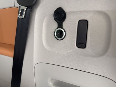 New 2025 Volkswagen ID. Buzz 1st Edition image 32