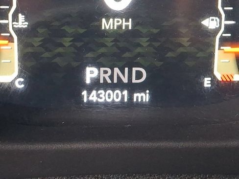 Used 2018 Jeep Wrangler Unlimited Sahara w/ Cold Weather Group AWD/4WD image 20