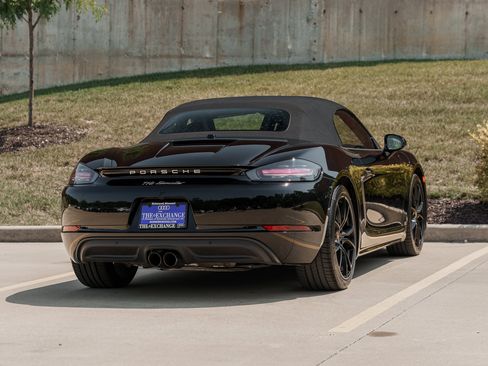 Used 2024 Porsche 718 Boxster w/ Premium Package image 5