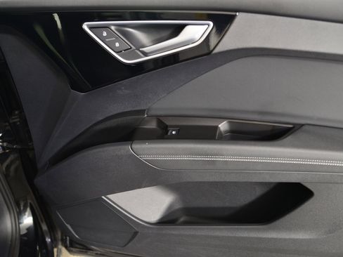 Certified 2024 Audi Q4 e-tron Prestige w/ Black Optic Package image 11