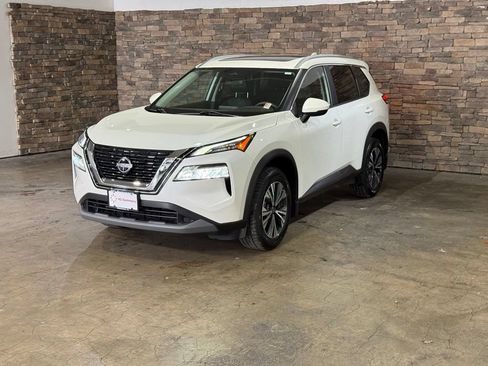 Used 2022 Nissan Rogue SV w/ SV Premium Package AWD/4WD image 5