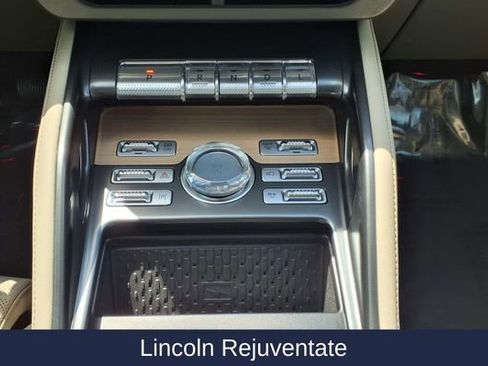 Used 2025 Lincoln Nautilus Reserve AWD/4WD image 27
