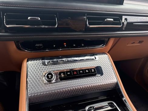 Used 2025 Lincoln Aviator Black Label w/ Jet Appearance Package AWD/4WD image 29