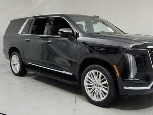 Certified 2025 Cadillac Escalade ESV Premium Luxury w/ LPO, Floor Liner Package image 7