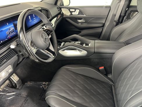 Certified 2026 Mercedes-Benz Maybach GLS 600 4MATIC image 4