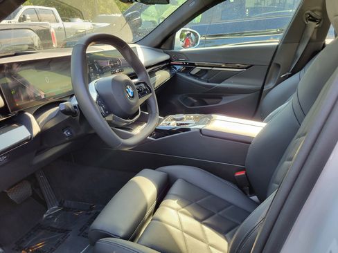 Used 2024 BMW 530i xDrive w/ Premium Package image 13