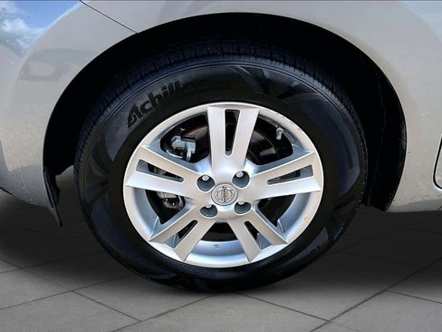 Used 2015 Nissan Versa Note SV w/ Sport Value Package FWD image 10