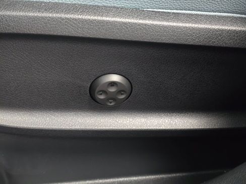 New 2026 Mercedes-Benz GLB 250 4MATIC image 25