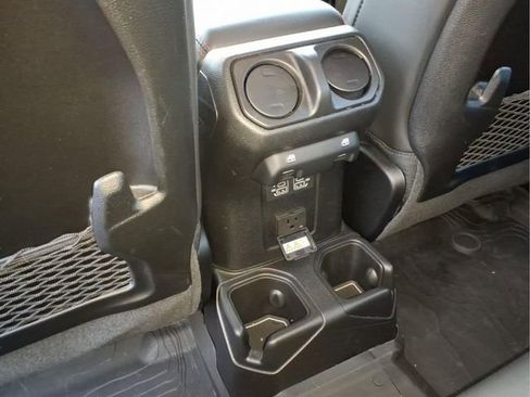 Used 2025 Jeep Gladiator Rubicon image 17