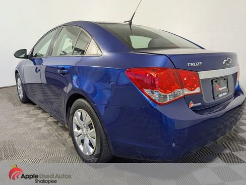 Used 2013 Chevrolet Cruze LS FWD image 4