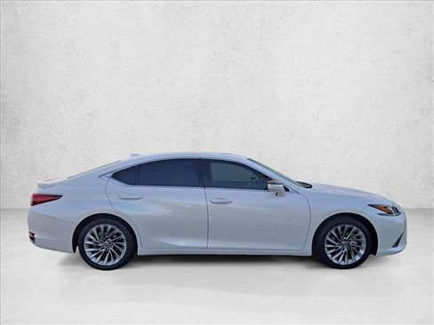 Used 2024 Lexus ES 300h Ultra Luxury FWD image 4