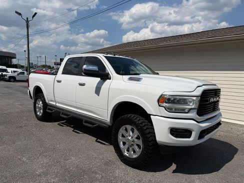 Used 2019 RAM 2500 Laramie AWD/4WD image 2