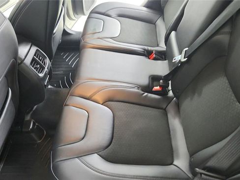 Used 2019 Jeep Cherokee Latitude Plus AWD/4WD image 12