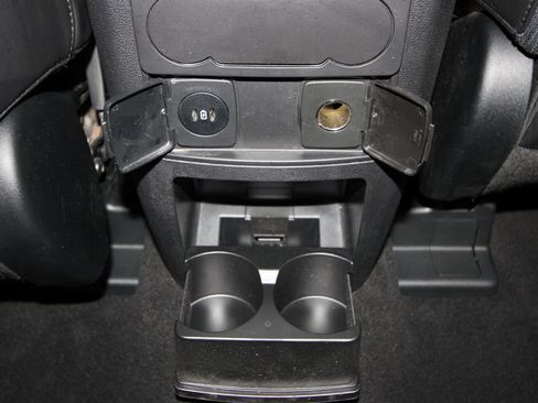 Used 2024 Ford Explorer XLT w/ Equipment Group 202A AWD/4WD image 27