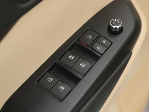 Used 2016 Toyota Highlander XLE image 19