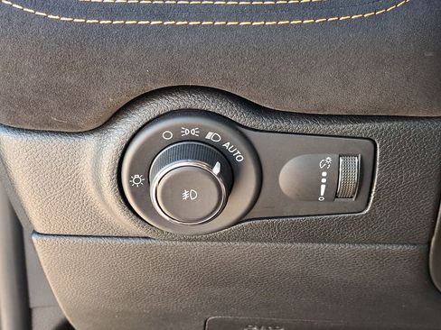 Used 2022 Dodge Durango R/T w/ Hemi Orange Plus Package image 30