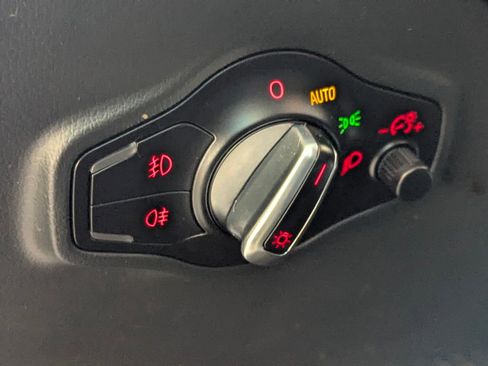 Used 2016 Audi Q5 2.0T Premium Plus w/ Technology Package image 17