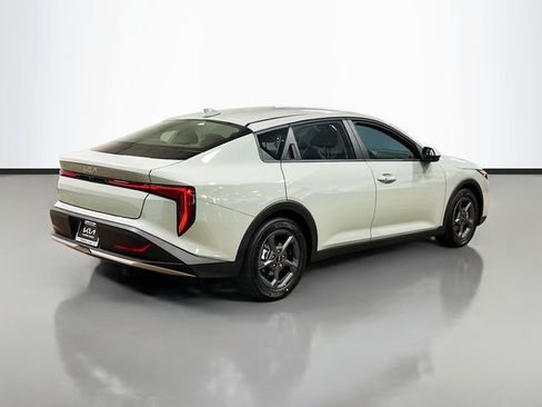 New 2026 Kia K4 LXS image 7