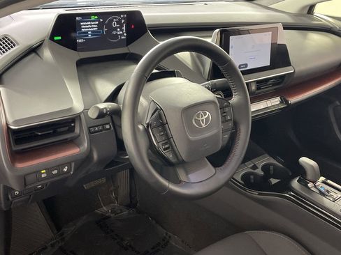 Used 2026 Toyota Prius Plug-In Hybrid FWD image 10