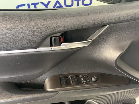 Used 2022 Toyota Camry SE image 15