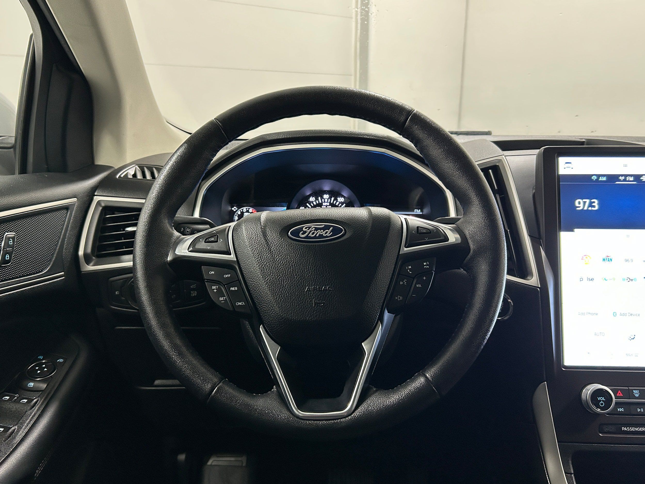 Used 2021 Ford Edge SEL w/ Convenience Package AWD/4WD image 11
