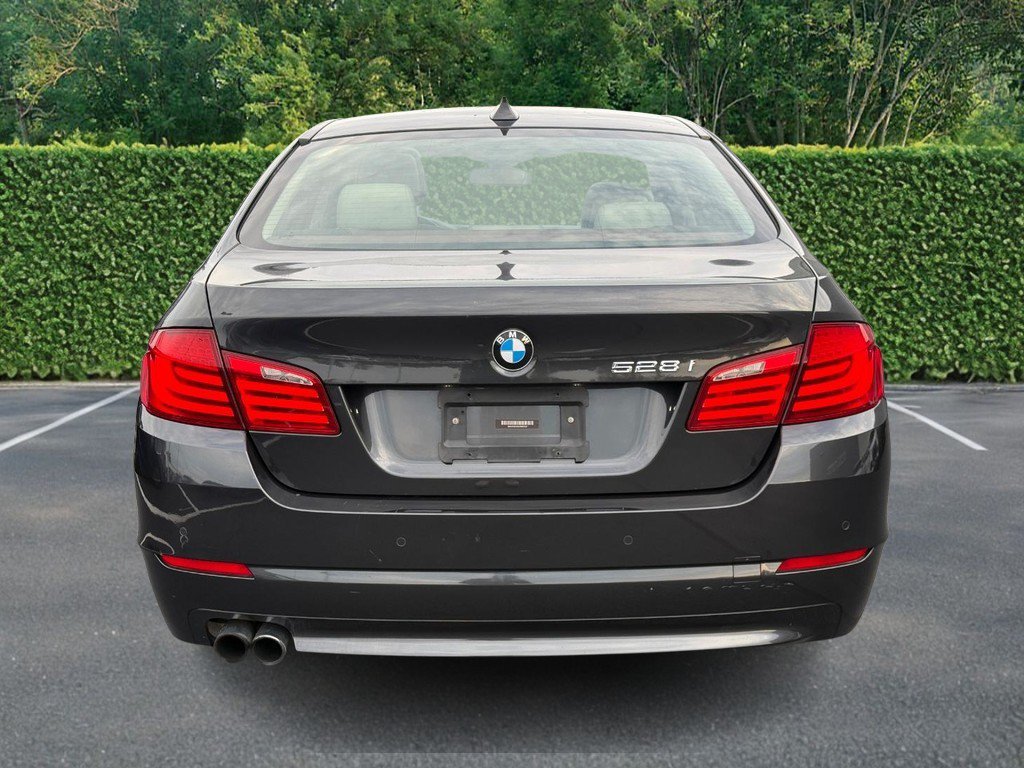 Used 2012 BMW 528i xDrive Sedan AWD/4WD image 5