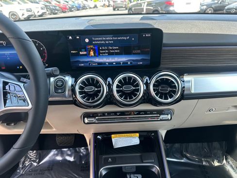 New 2026 Mercedes-Benz GLB 250 image 30