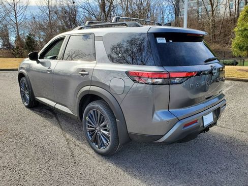 New 2026 Nissan Pathfinder SL w/ SL Premium Package AWD/4WD image 3