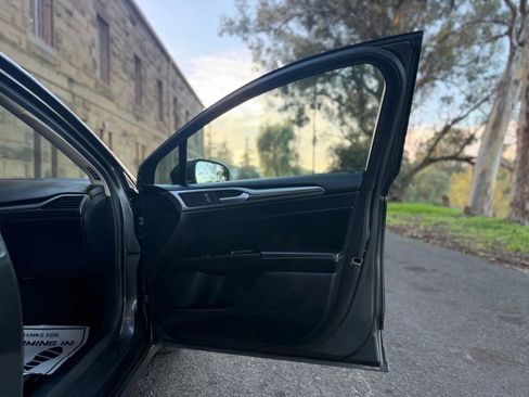 Used 2018 Ford Fusion Energi SE image 30