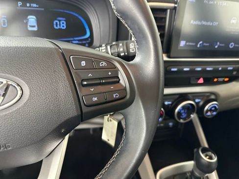 Certified 2023 Hyundai Venue SEL image 16