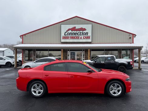 Used 2023 Dodge Charger SXT image 3